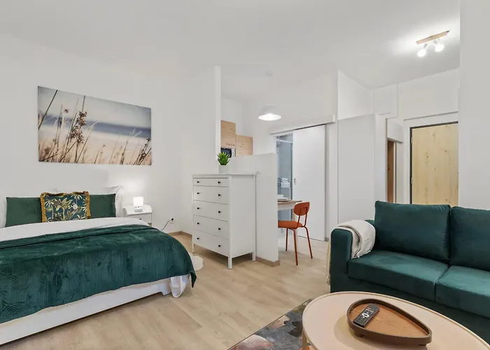 Garden Haven In Old Town Appartement