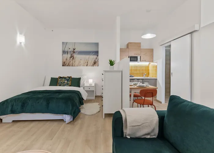 Garden Haven In Old Town *