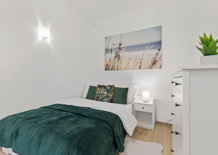 Garden Haven In Old Town Appartement Bratislava