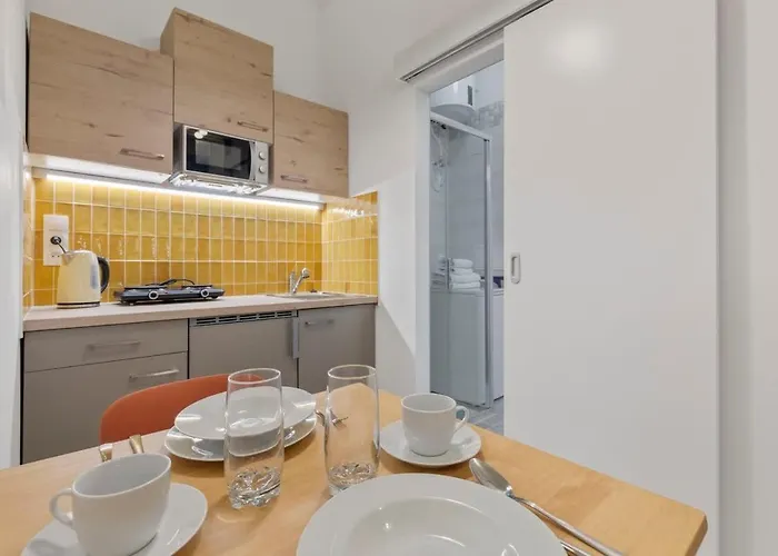 Garden Haven In Old Town * 브라티슬라바